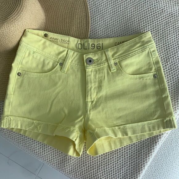 NEW DL1961 Cameron Stretch Denim Cutoff Shorts ASO Kendall Jenner - Picture 1 of 7